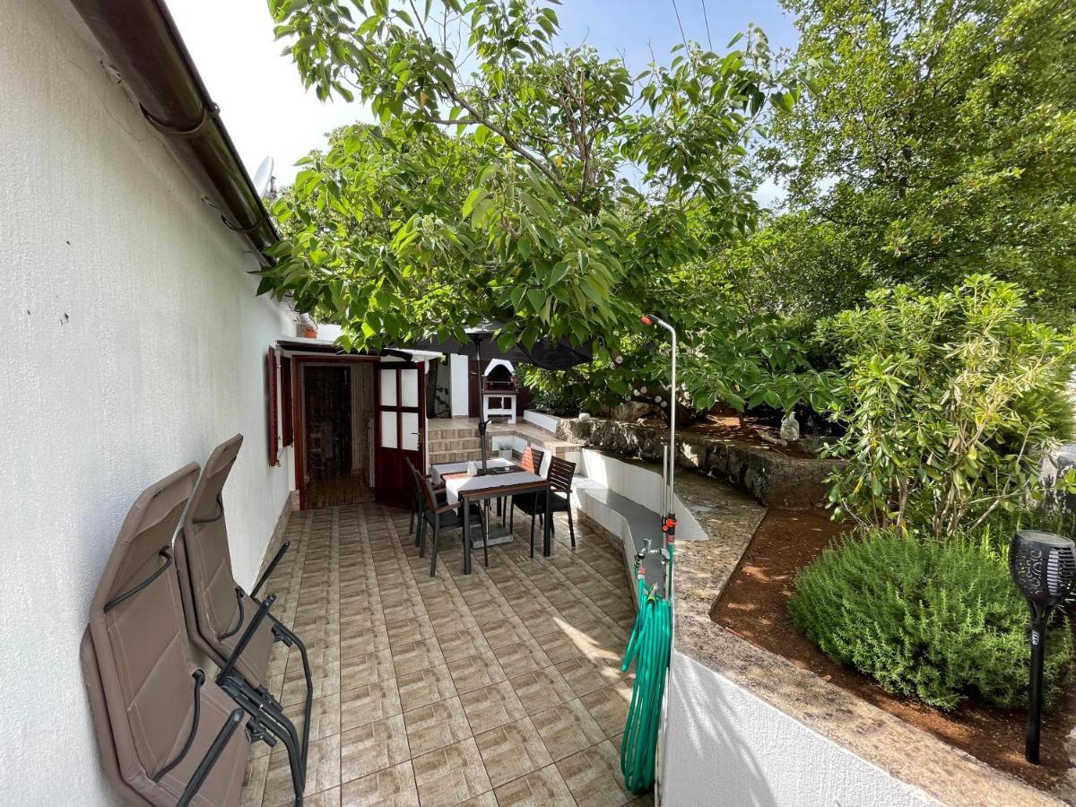 Holiday Home Cesarica Карлобаг Экстерьер фото